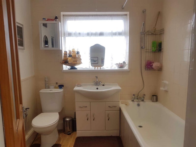 Room Heysham Road in Southport