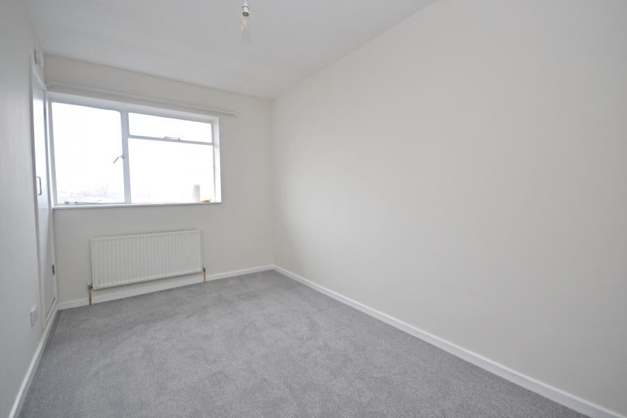 Flat Tilgate Parade in Crawley