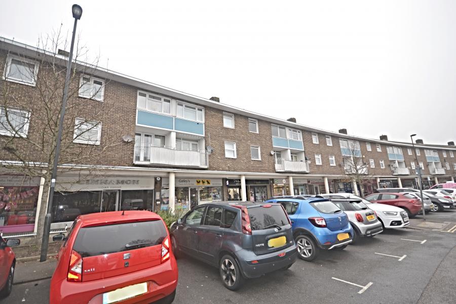Flat Tilgate Parade in Crawley