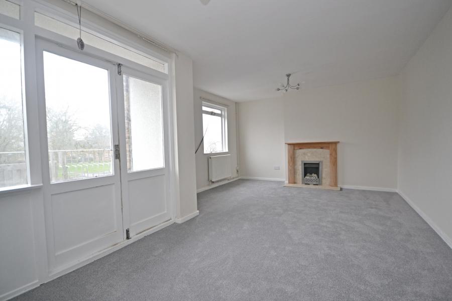 Flat Tilgate Parade in Crawley