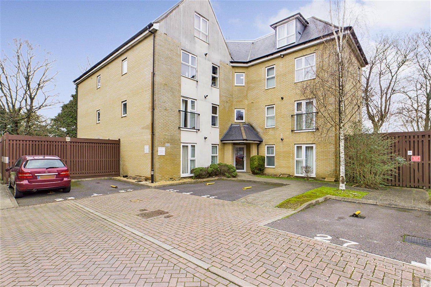 Flat Lindoe Close in Southampton