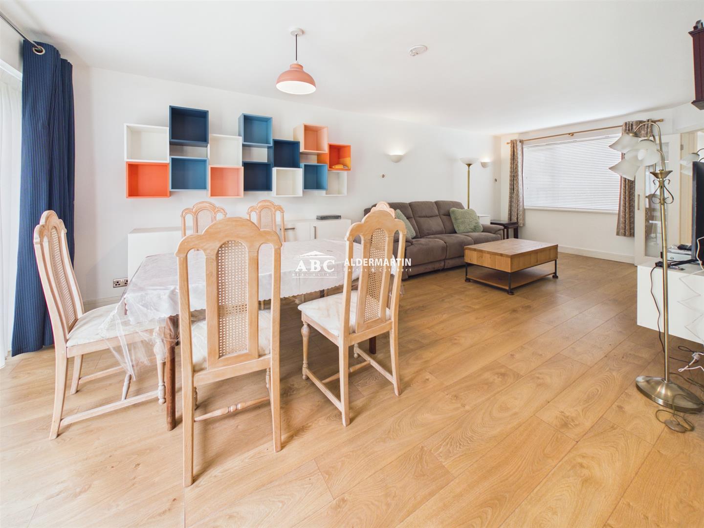 House Mayfair Court in Greater London