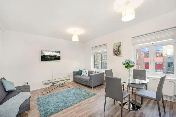 Flat Fonthill Road in Greater London