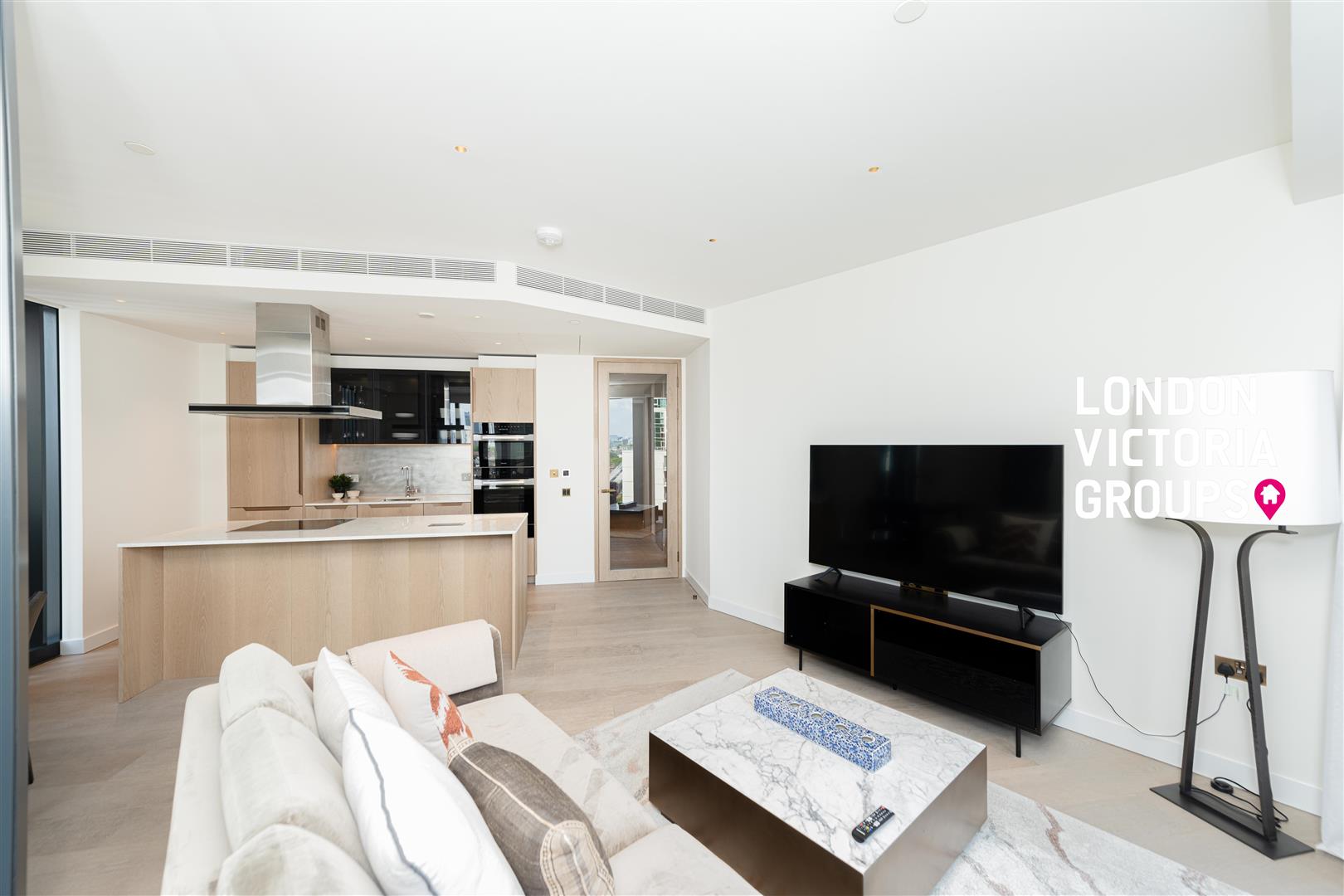 Flat Carnation Way in Greater London