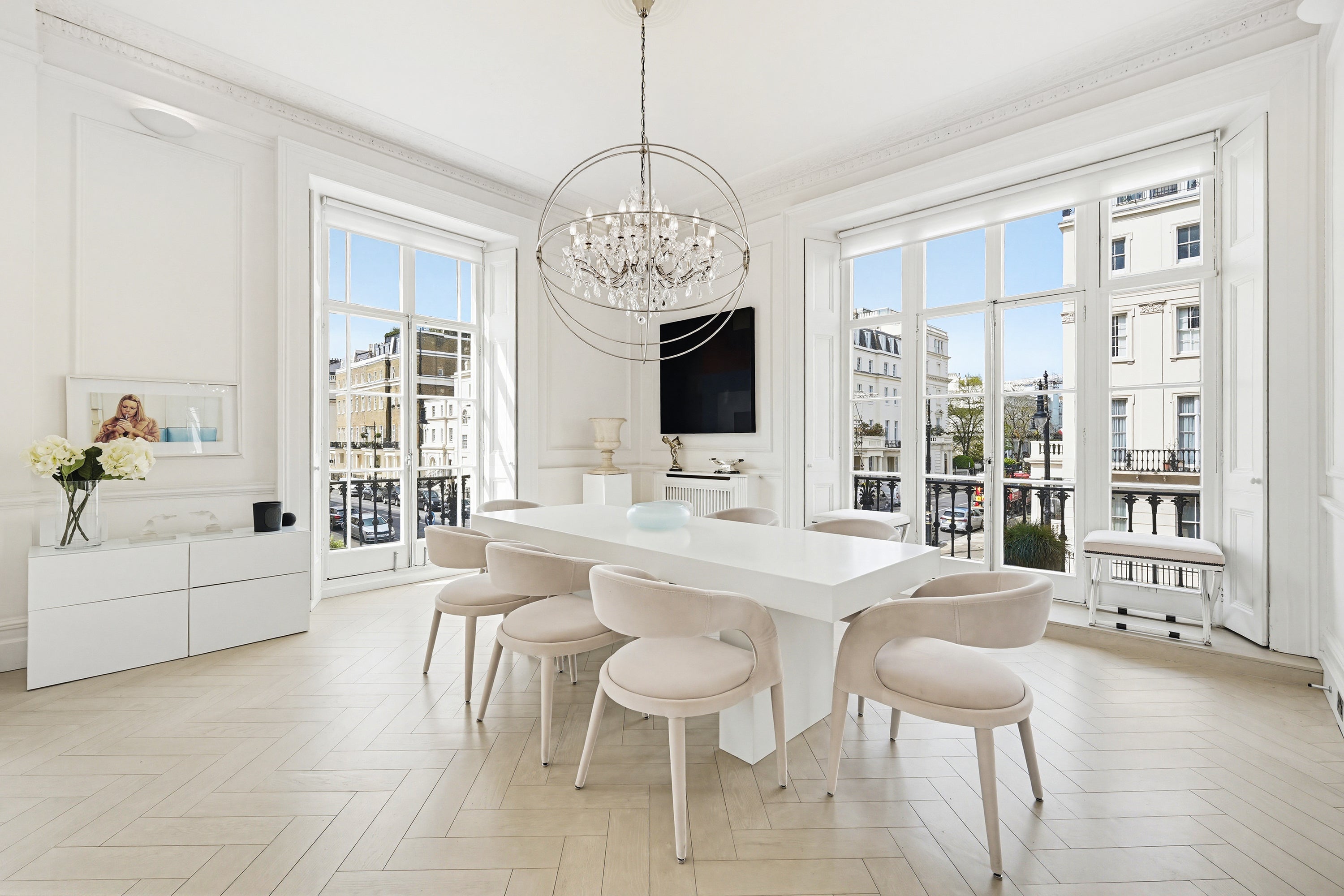 Flat Eaton Place in City of Westminster