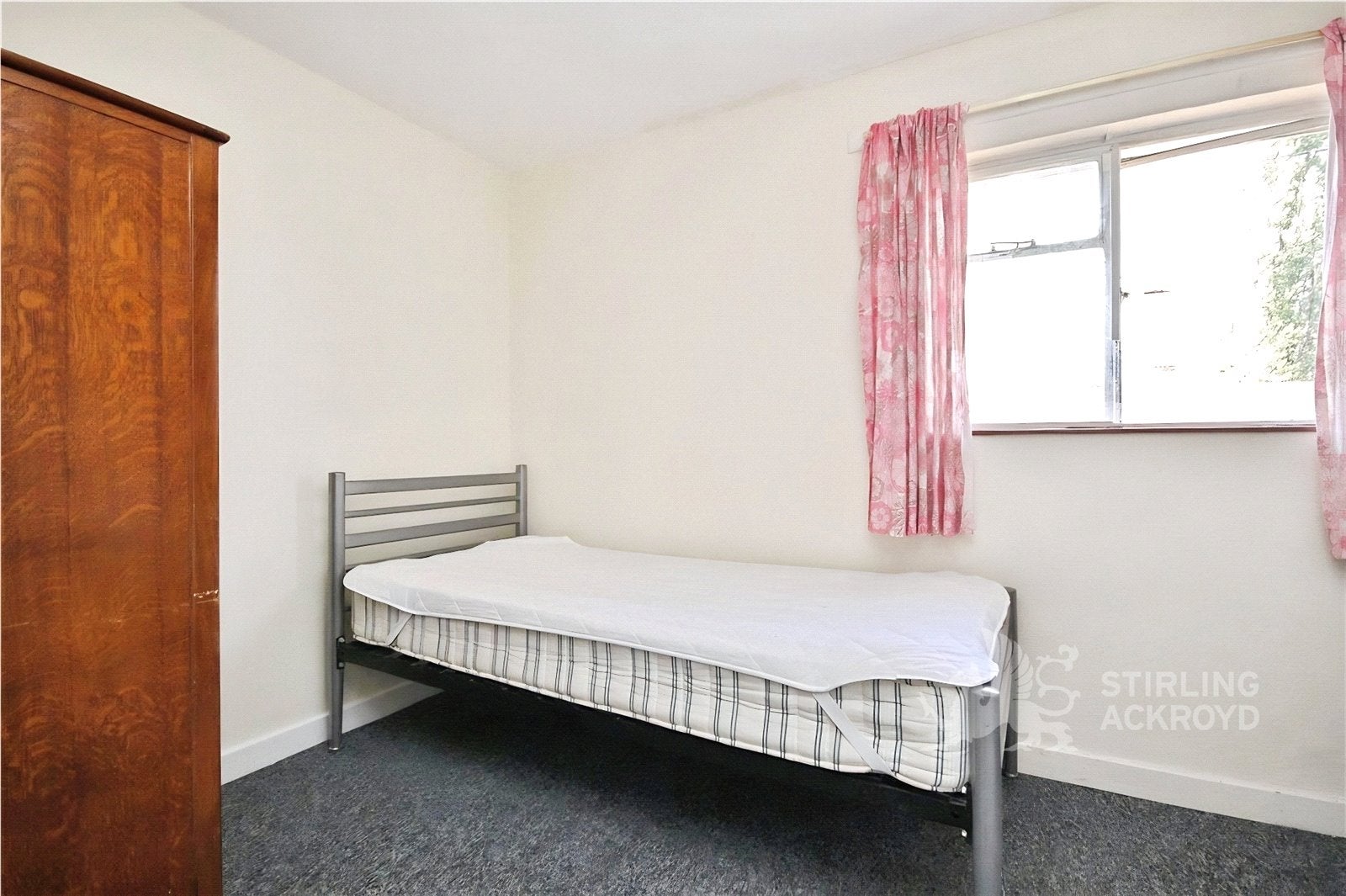 Flat Blackwell Avenue in Guildford