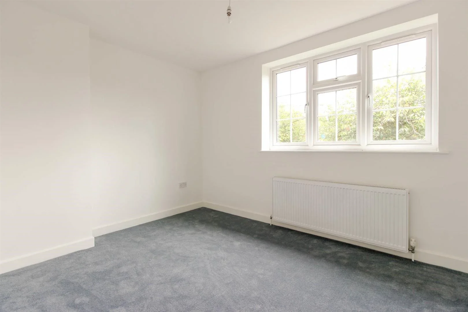 House Manor Farm Drive in Greater London