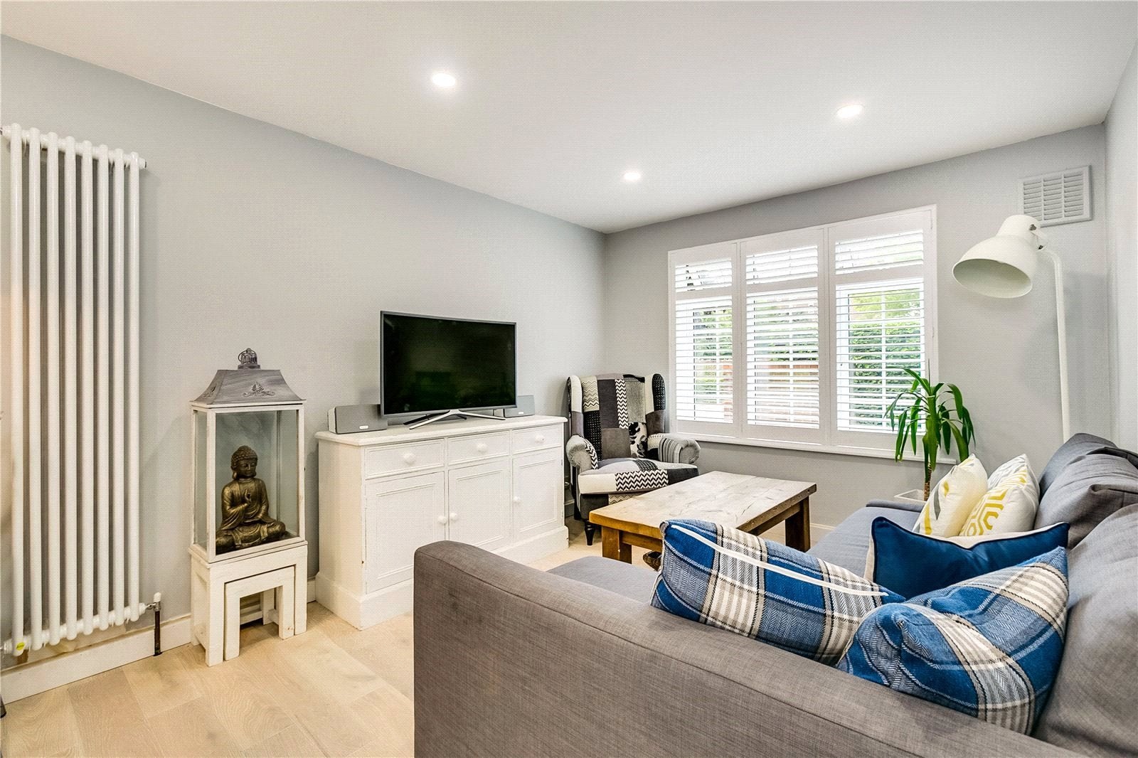 Flat Ashdown Way in Greater London