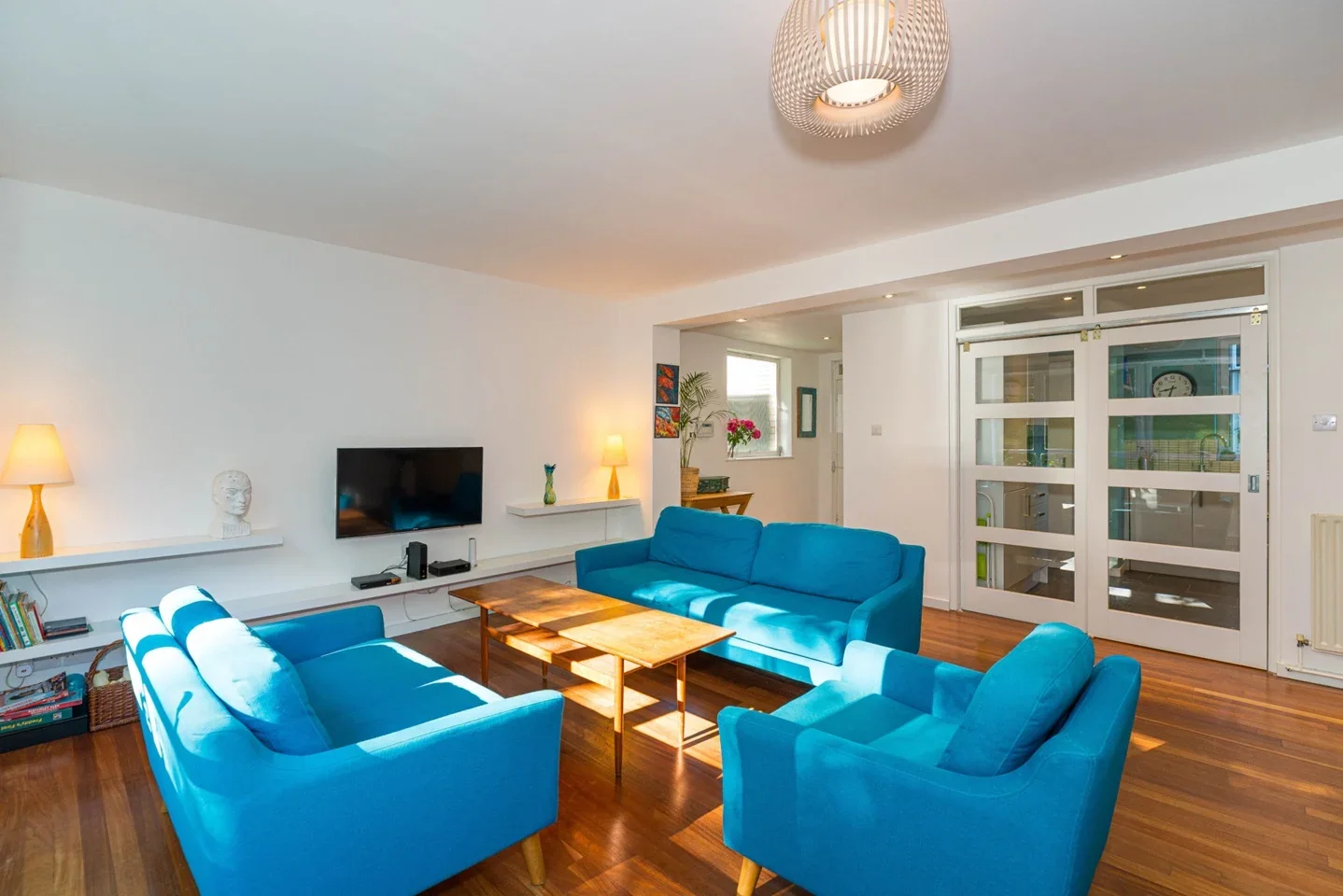 Flat Lymer Avenue in Greater London