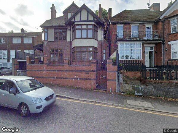 Flat Ashburnham Road in Luton