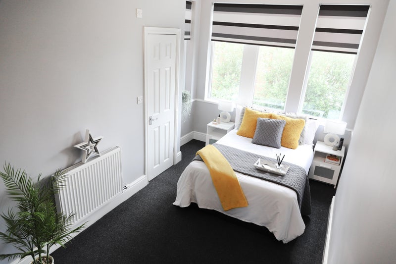 Room Edward Avenue in Salford