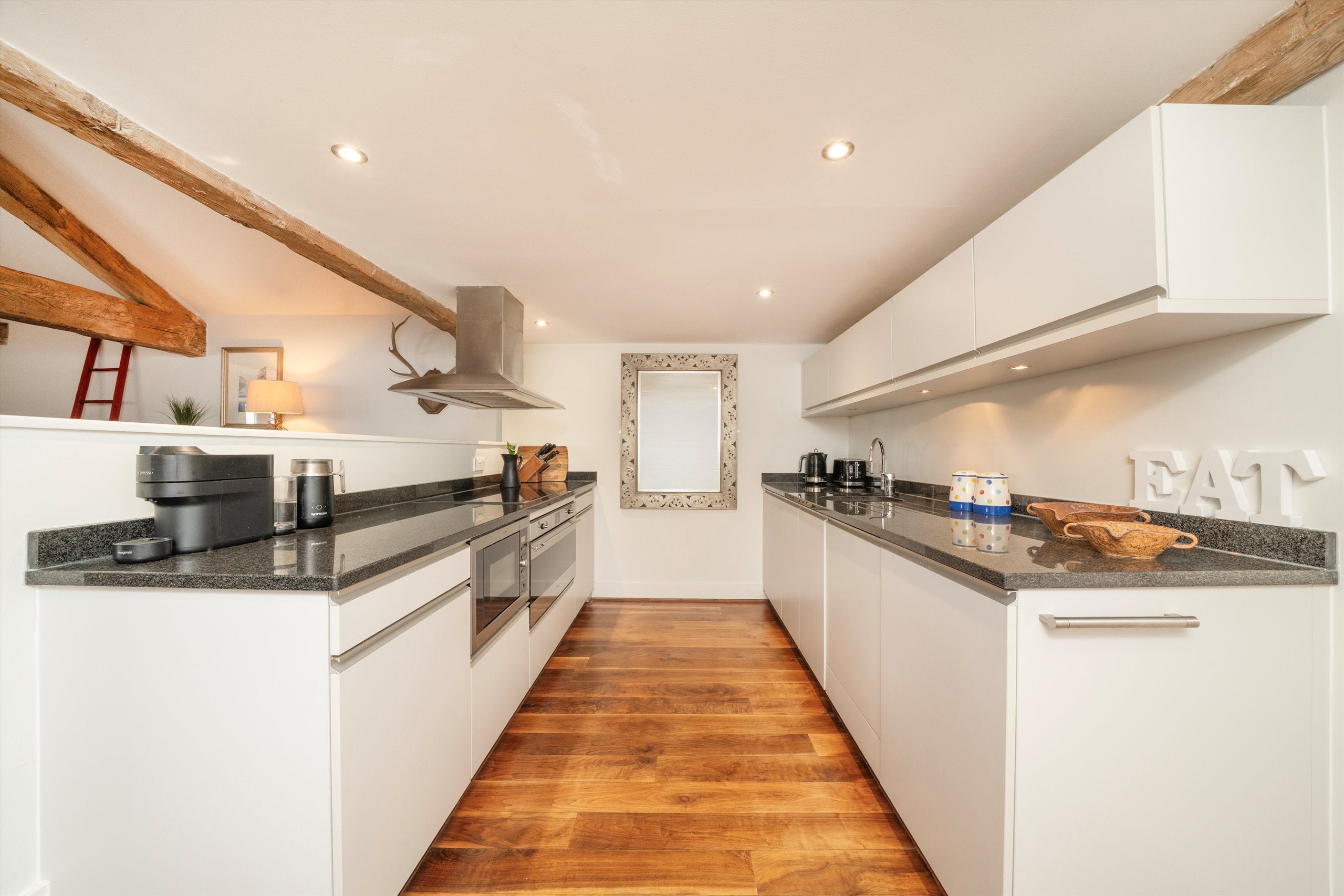 Flat Rotherhithe Street in Greater London