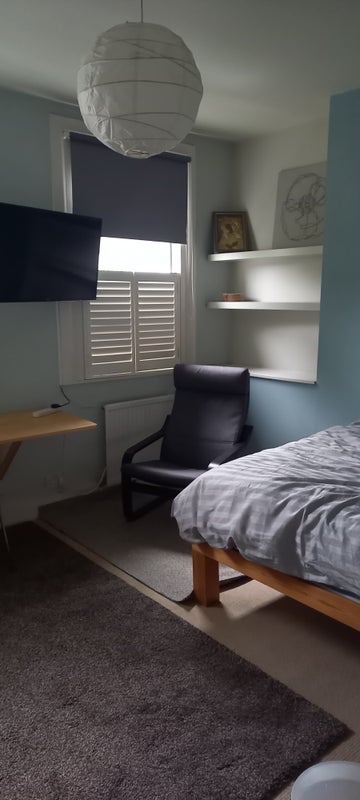 Room Brackenbury Road in Greater London
