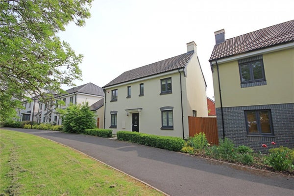 Flat Oxleigh Way in Patchway