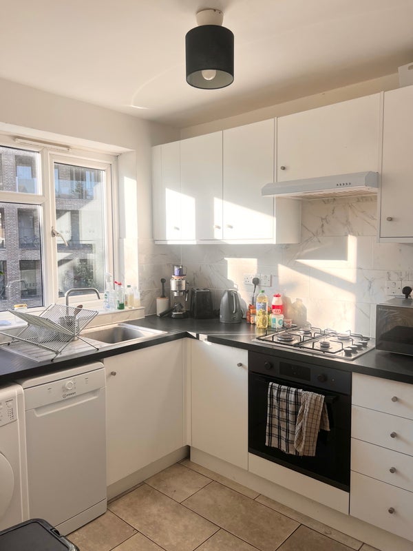Room Crisp Road in Greater London