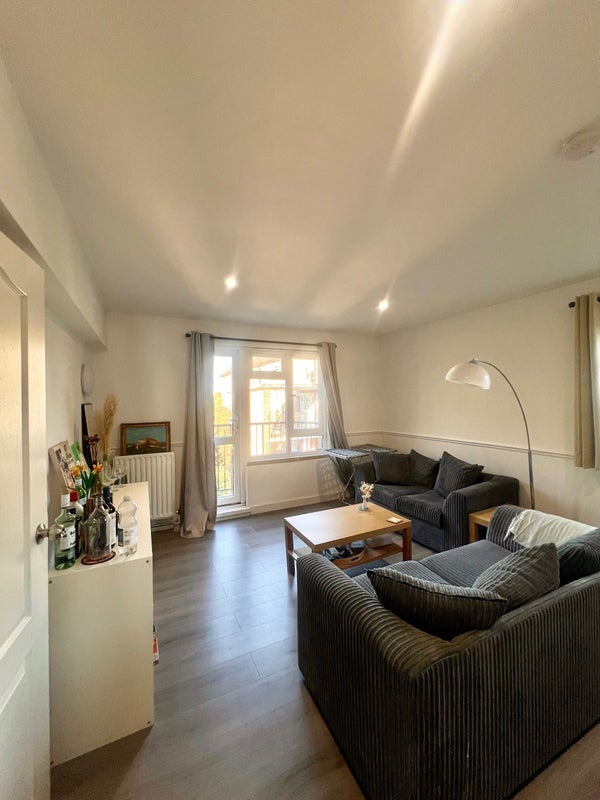 Room Crisp Road in Greater London
