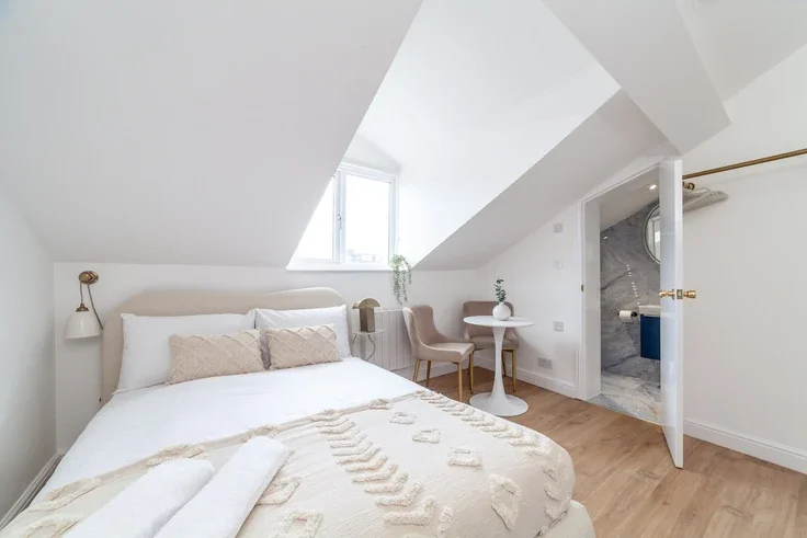 Flat Finsbury Park Road in Greater London