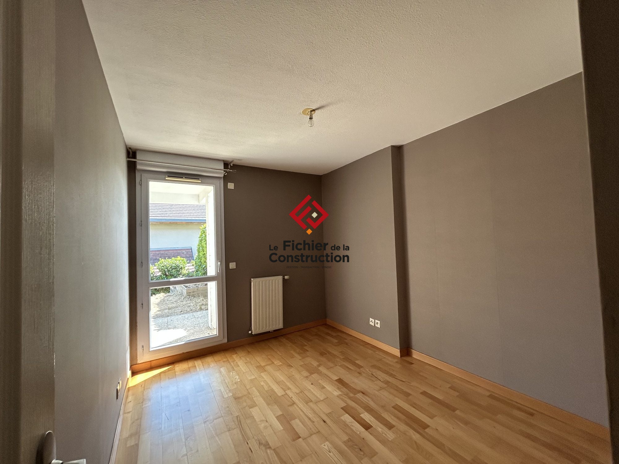 Flat Chemin de la Grande Chantourne in Saint-Nazaire-les-Eymes