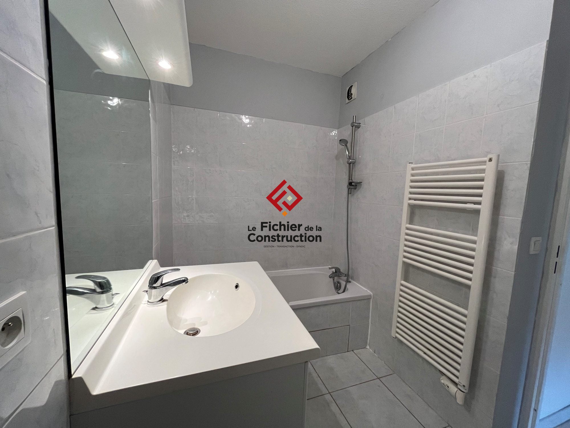 Flat Chemin de la Grande Chantourne in Saint-Nazaire-les-Eymes
