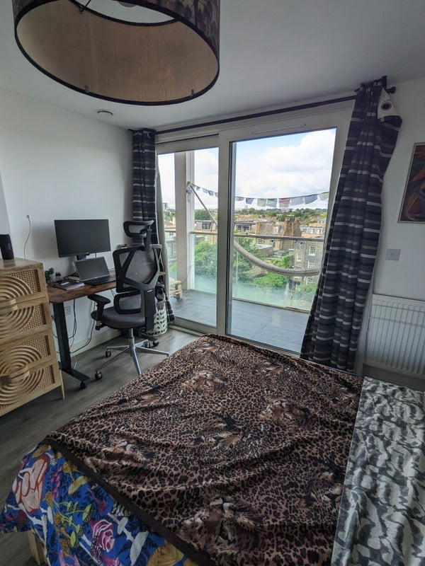 Room Roseberry Place in Greater London