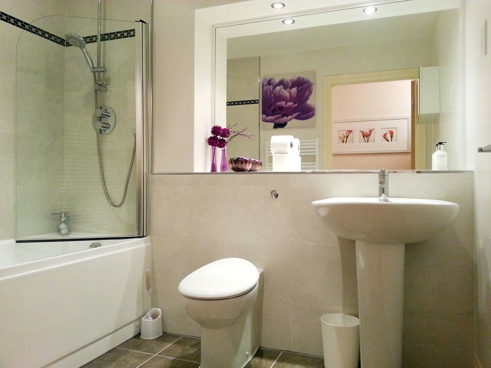 Room Helmdon Road in Leicester