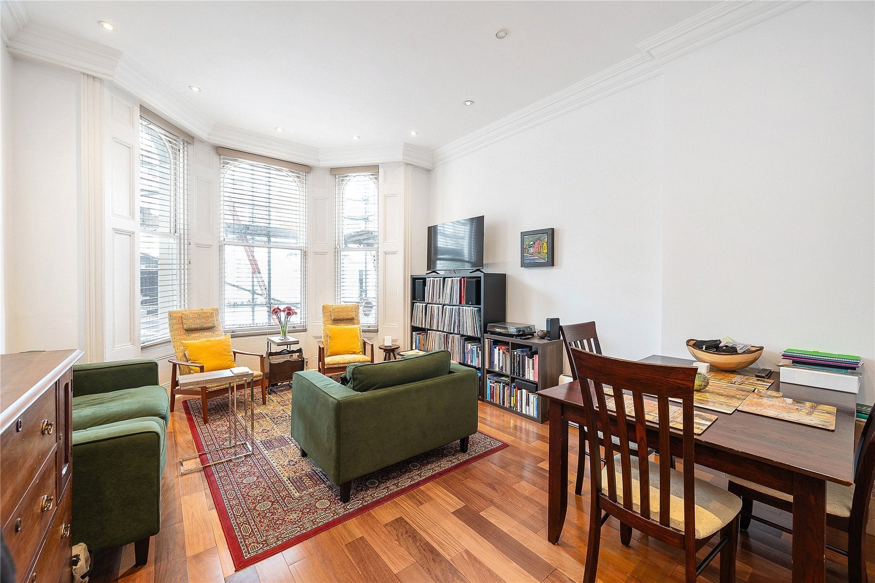 Flat Campden Hill Gardens in Greater London
