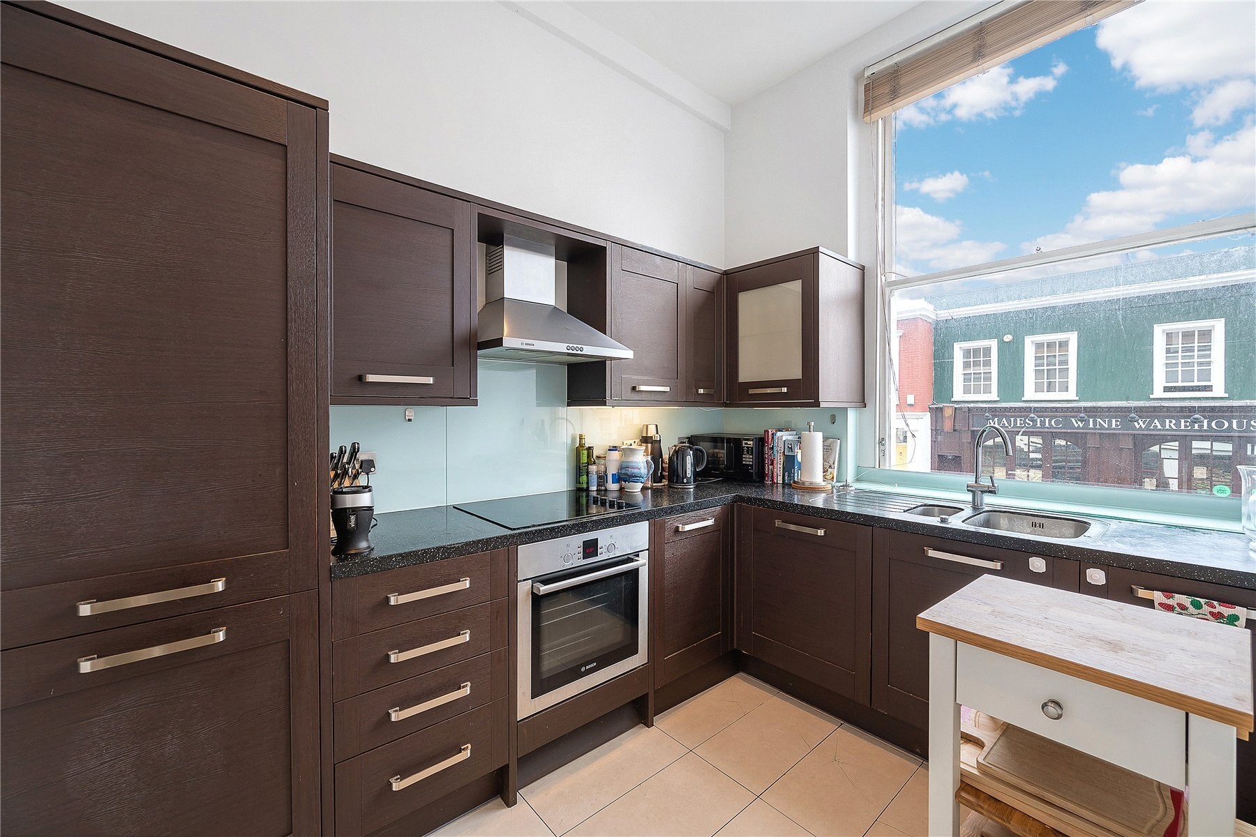 Flat Campden Hill Gardens in Greater London