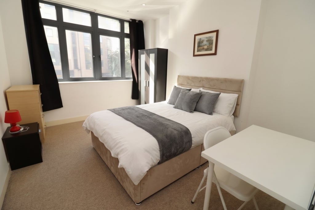 Room Globe Road in Greater London