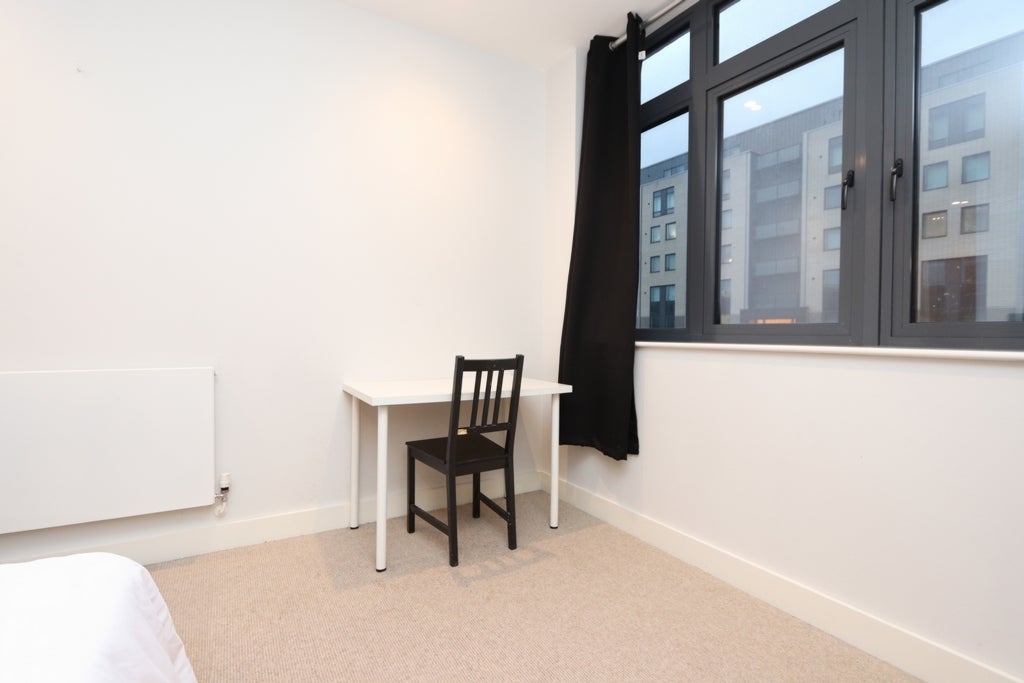 Room Globe Road in Greater London