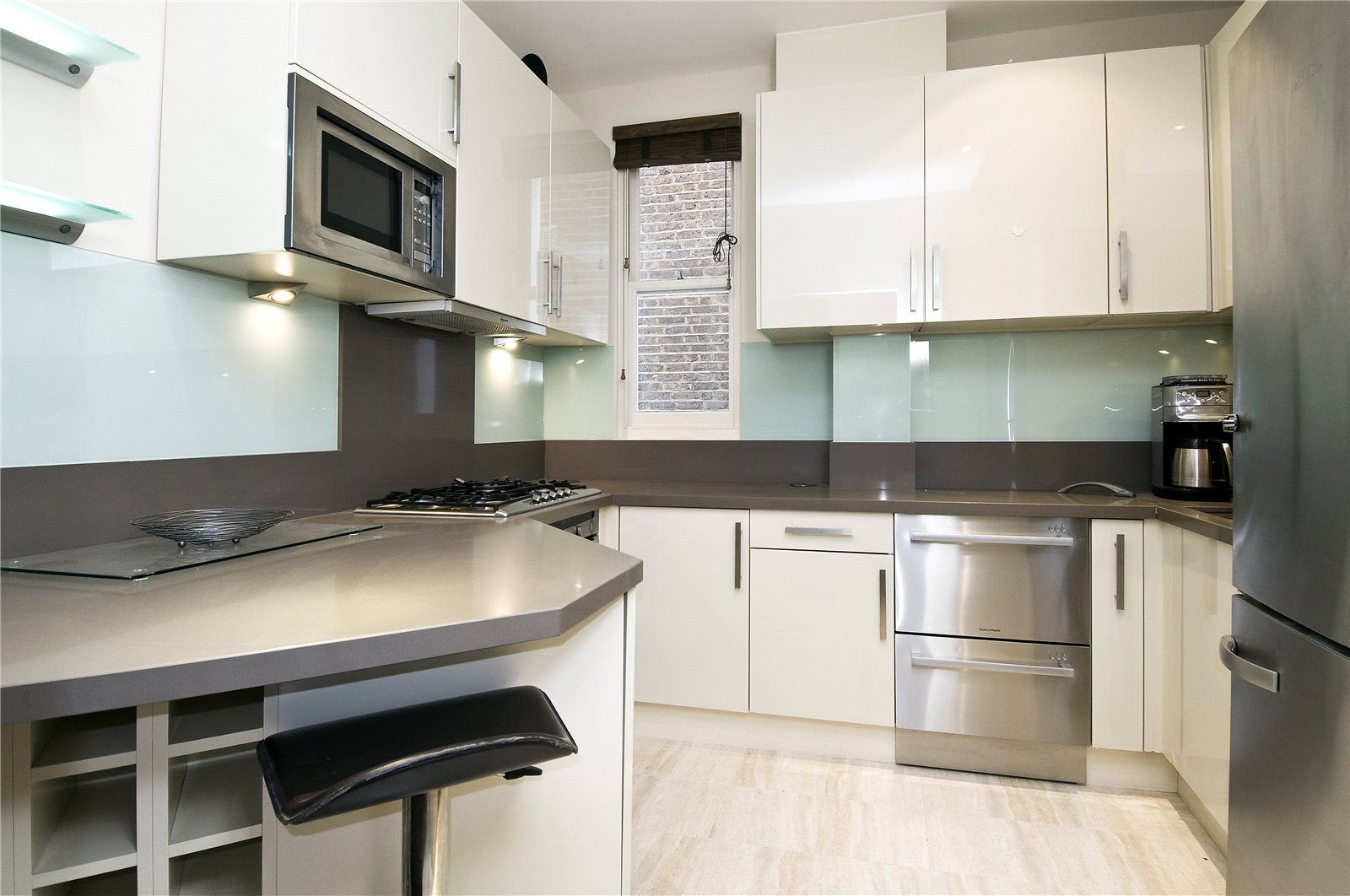 Flat Pembridge Square in Greater London