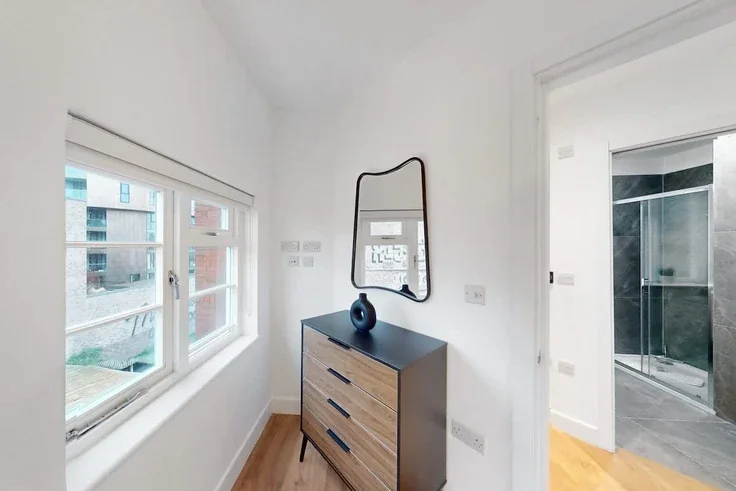 Flat Kingsland High Street in Greater London