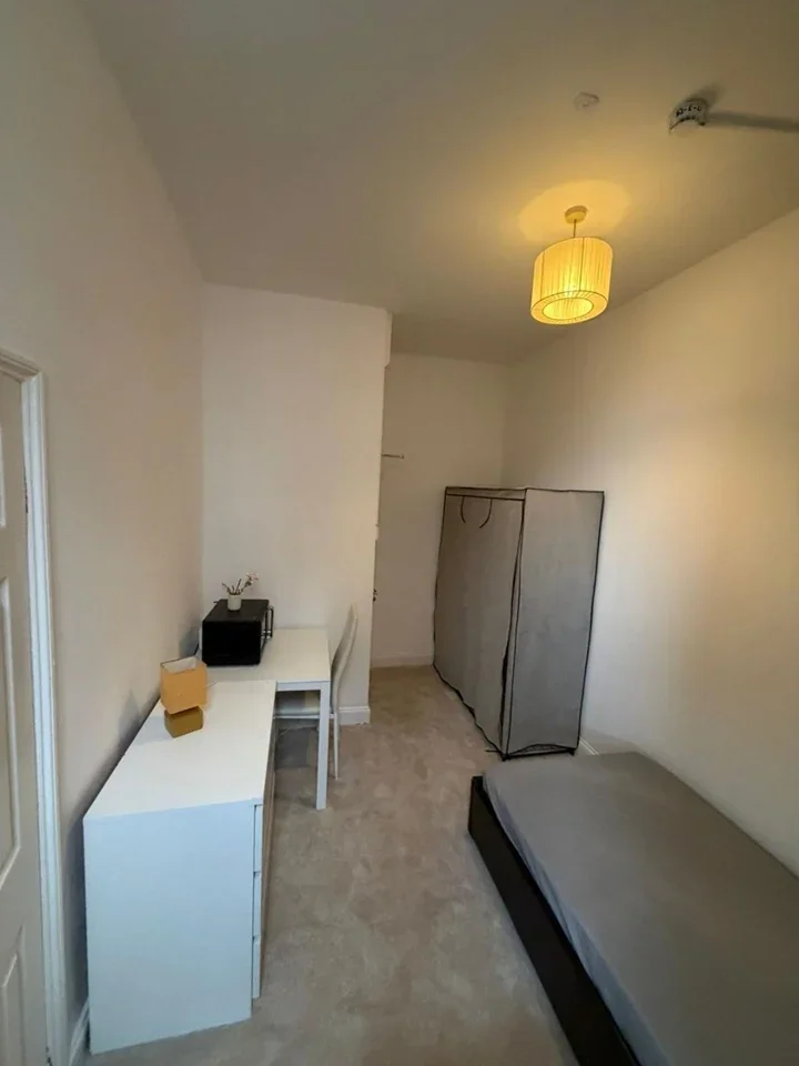 Room Lysways Street in Walsall
