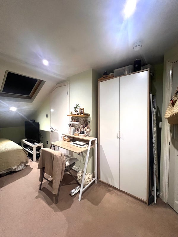 Room Queenstown Road in Greater London