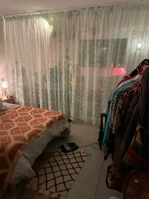 Room Ashfield Road in Greater London