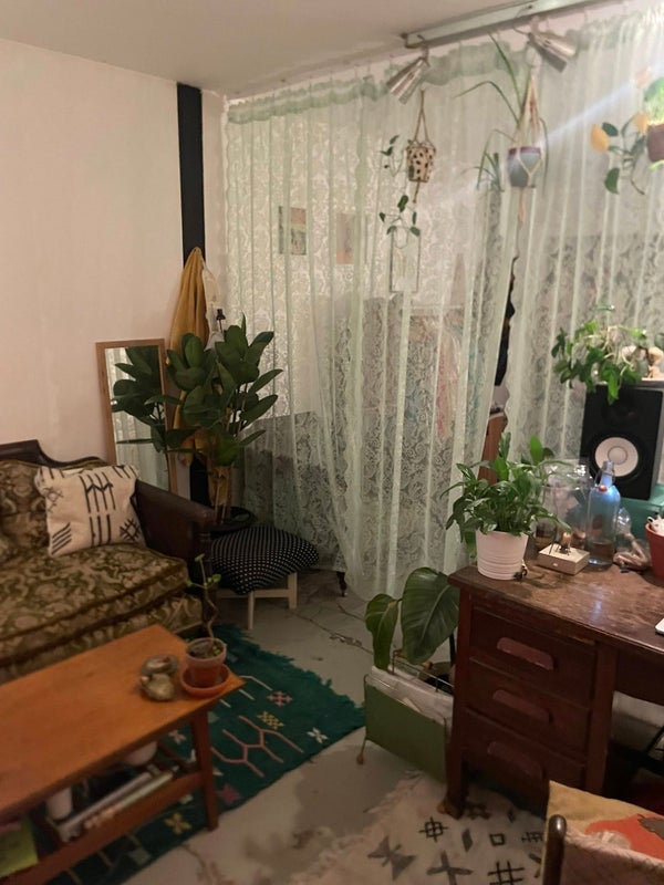 Room Ashfield Road in Greater London