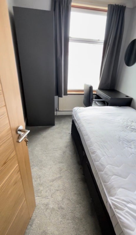 Room Sixth Avenue in Bristol