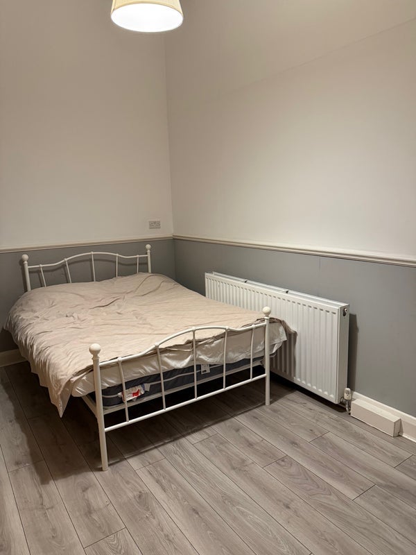 Room Harrow Road in City of Westminster