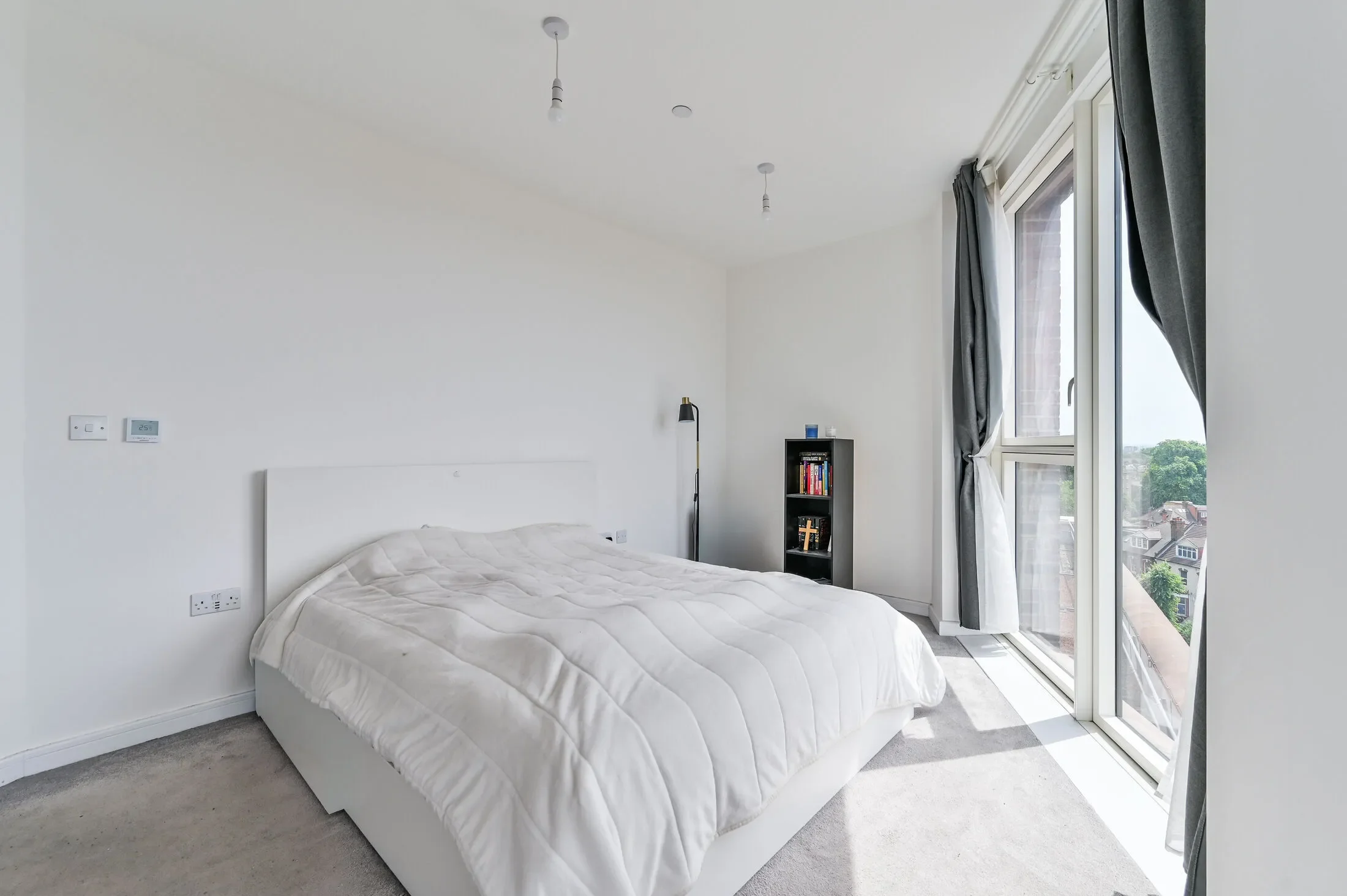 Flat Ilan Square in Greater London
