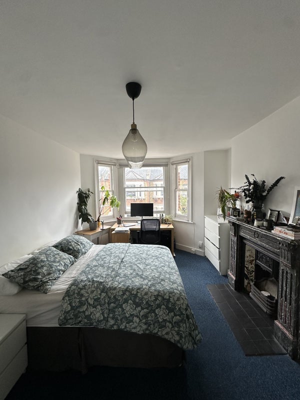 Flat Handforth Road in Greater London