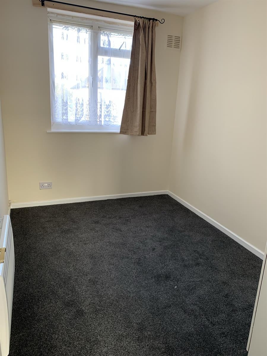 Flat Lee Road in Royal Leamington Spa