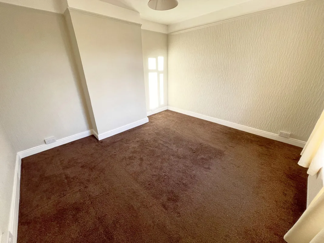 Flat Canford Road in Bournemouth
