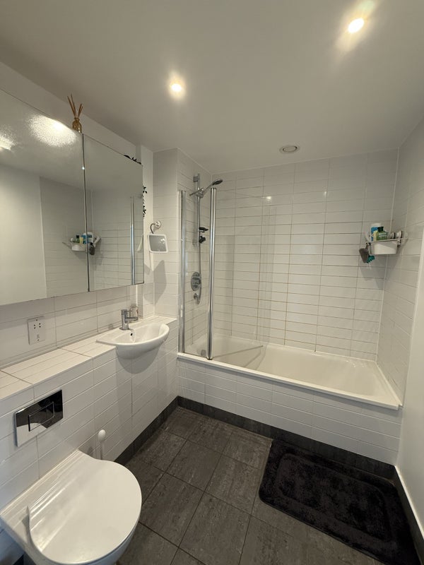 Room Newington Butts in Greater London