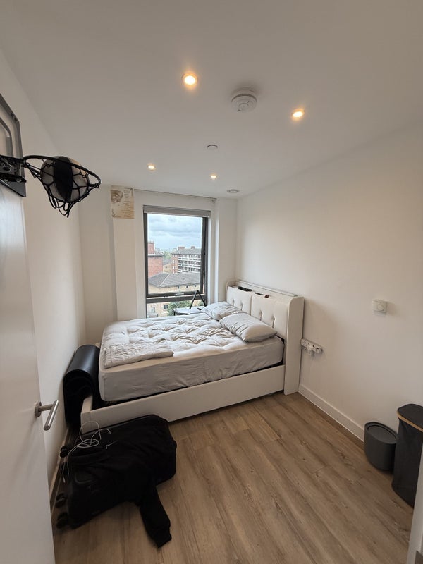 Room Newington Butts in Greater London