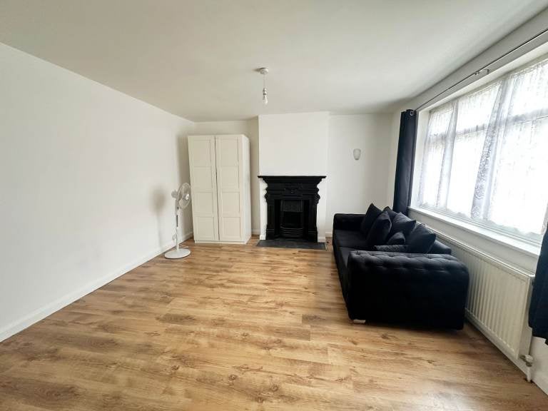 Room Pymmes Gardens North in Greater London