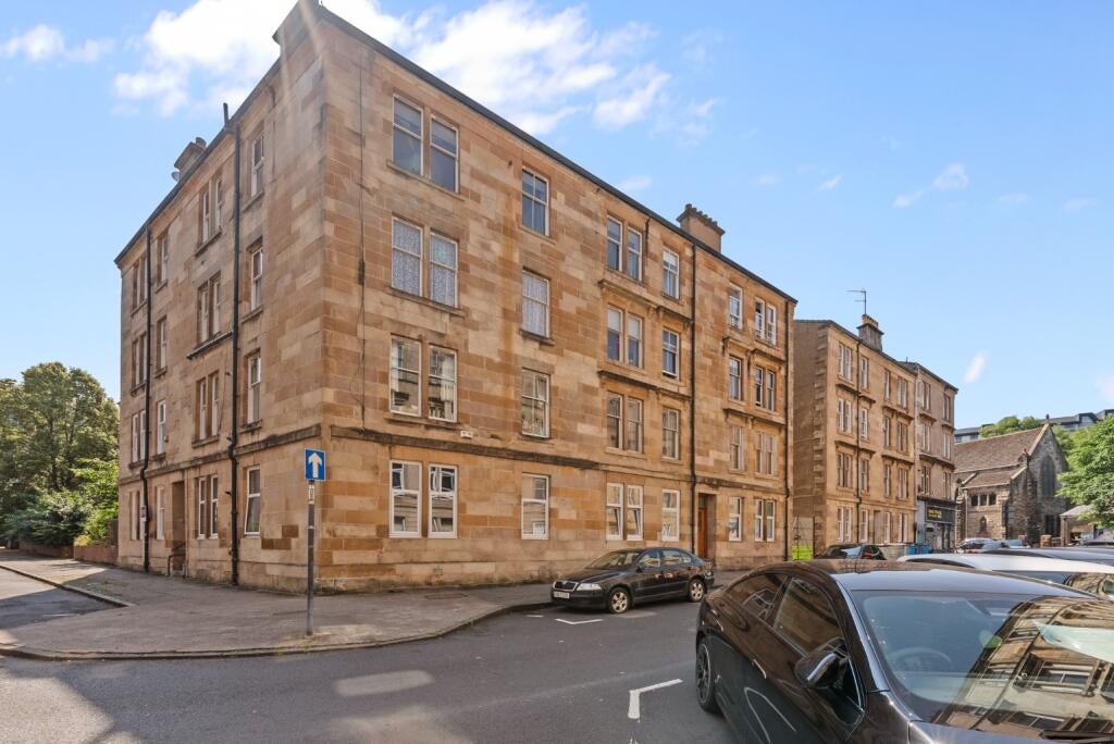 Flat Willowbank Crescent in Glasgow