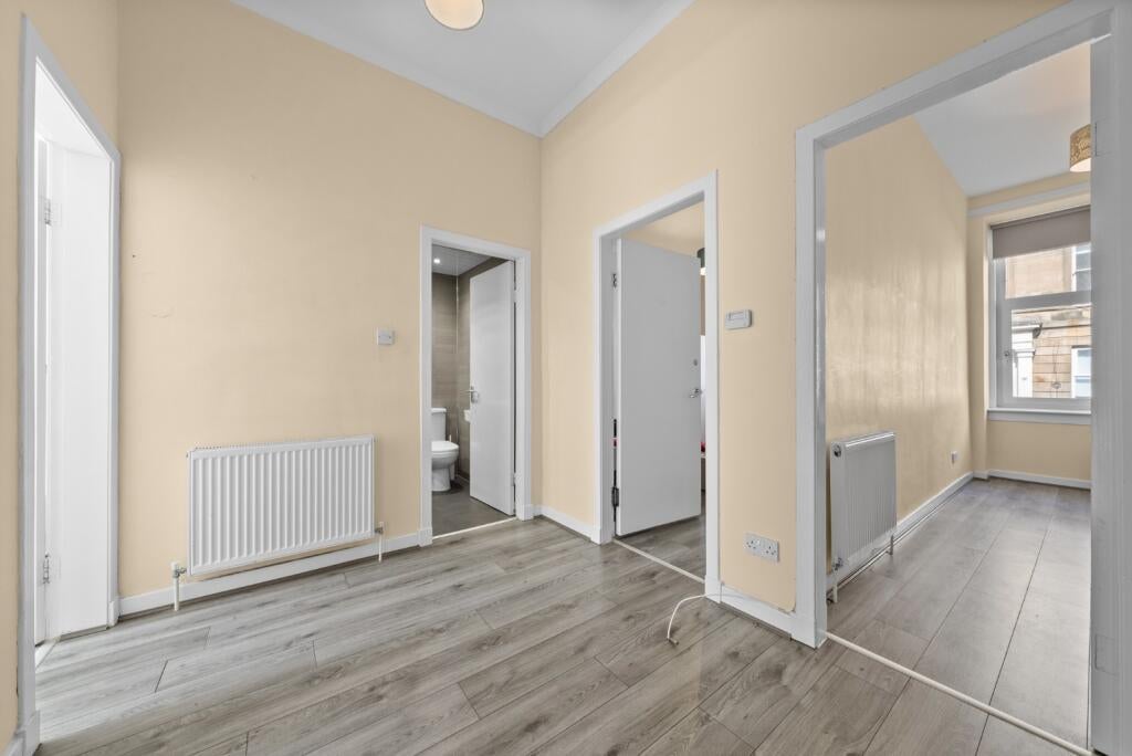 Flat Willowbank Crescent in Glasgow