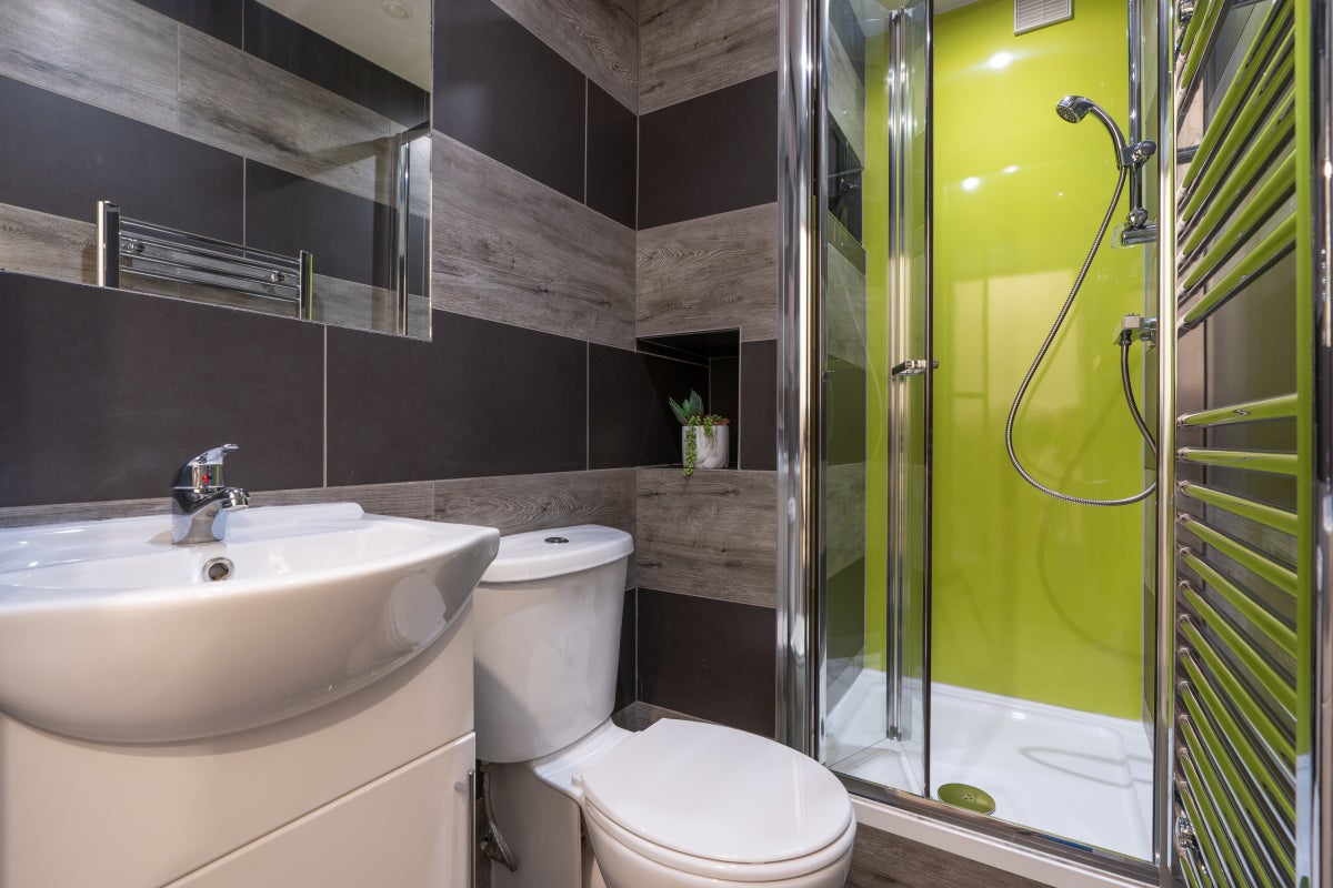 Flat Eskdale Terrace in Newcastle upon Tyne