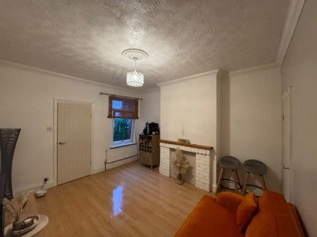 House Halfpenny Lane in Wakefield