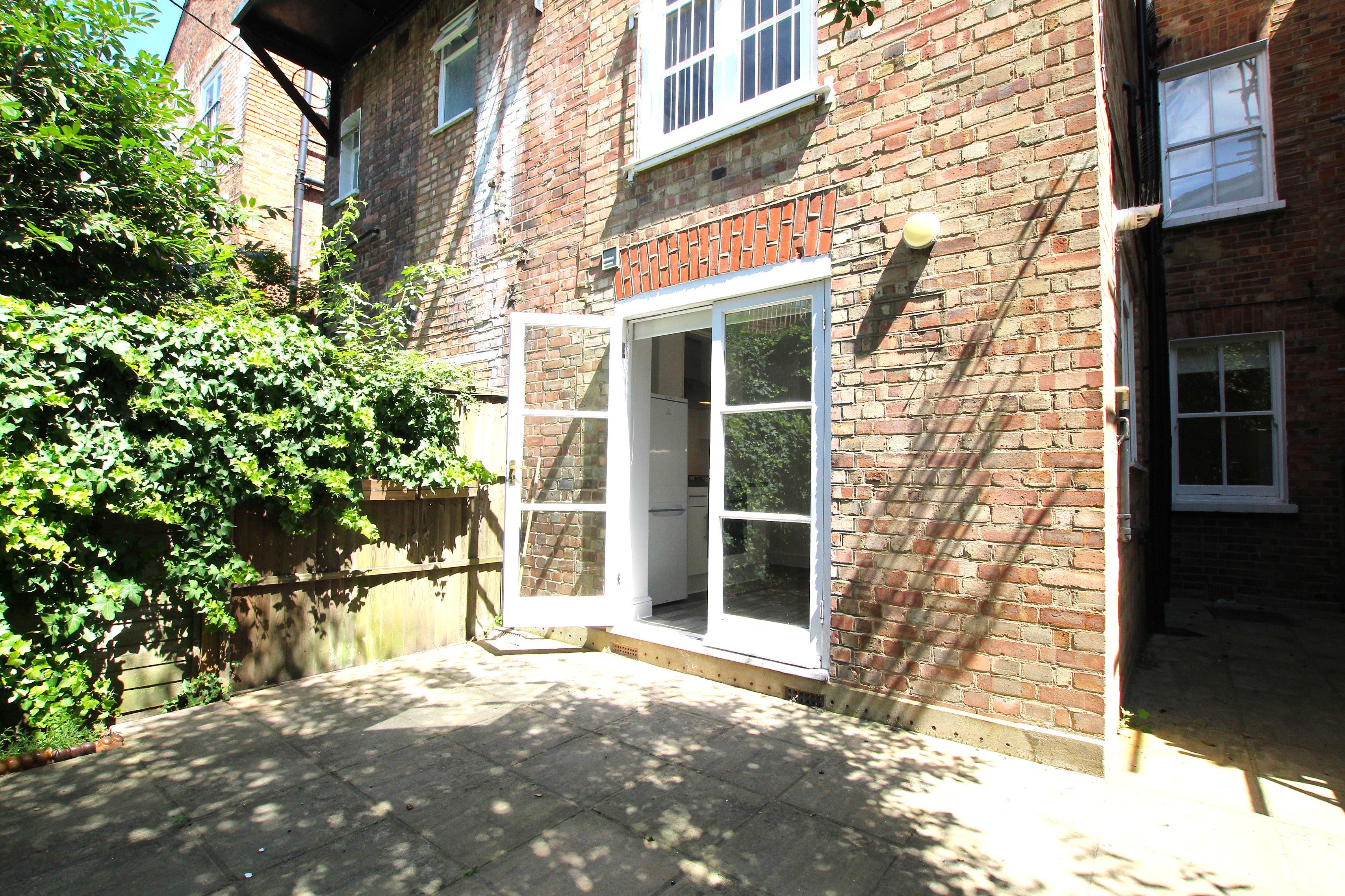 Flat Curwen Road in Greater London