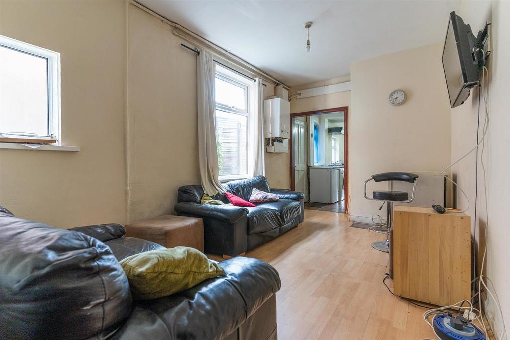 Room Bournbrook Road in Birmingham